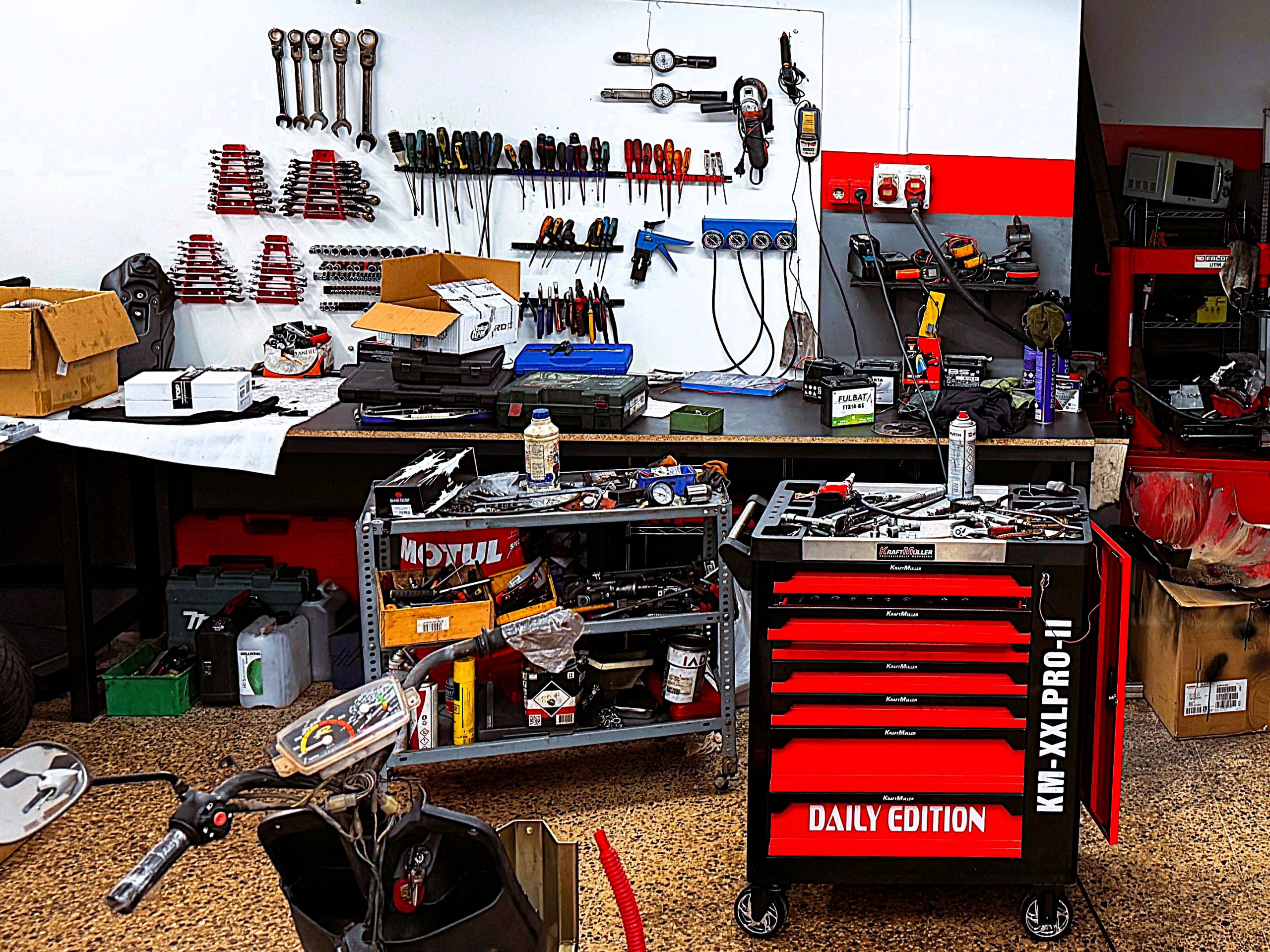 TALLER MECANICO MOTOS MATARO